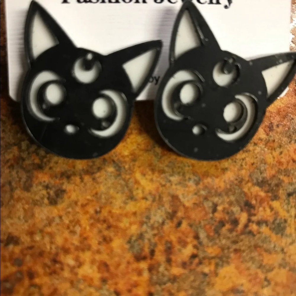 Adorable cat earrings - Picture 3 of 3